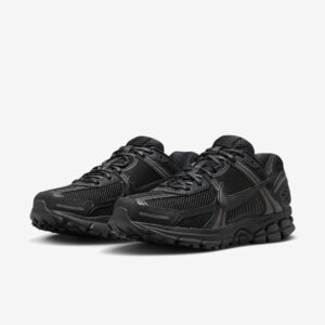 Nike vomero 5 tripple black