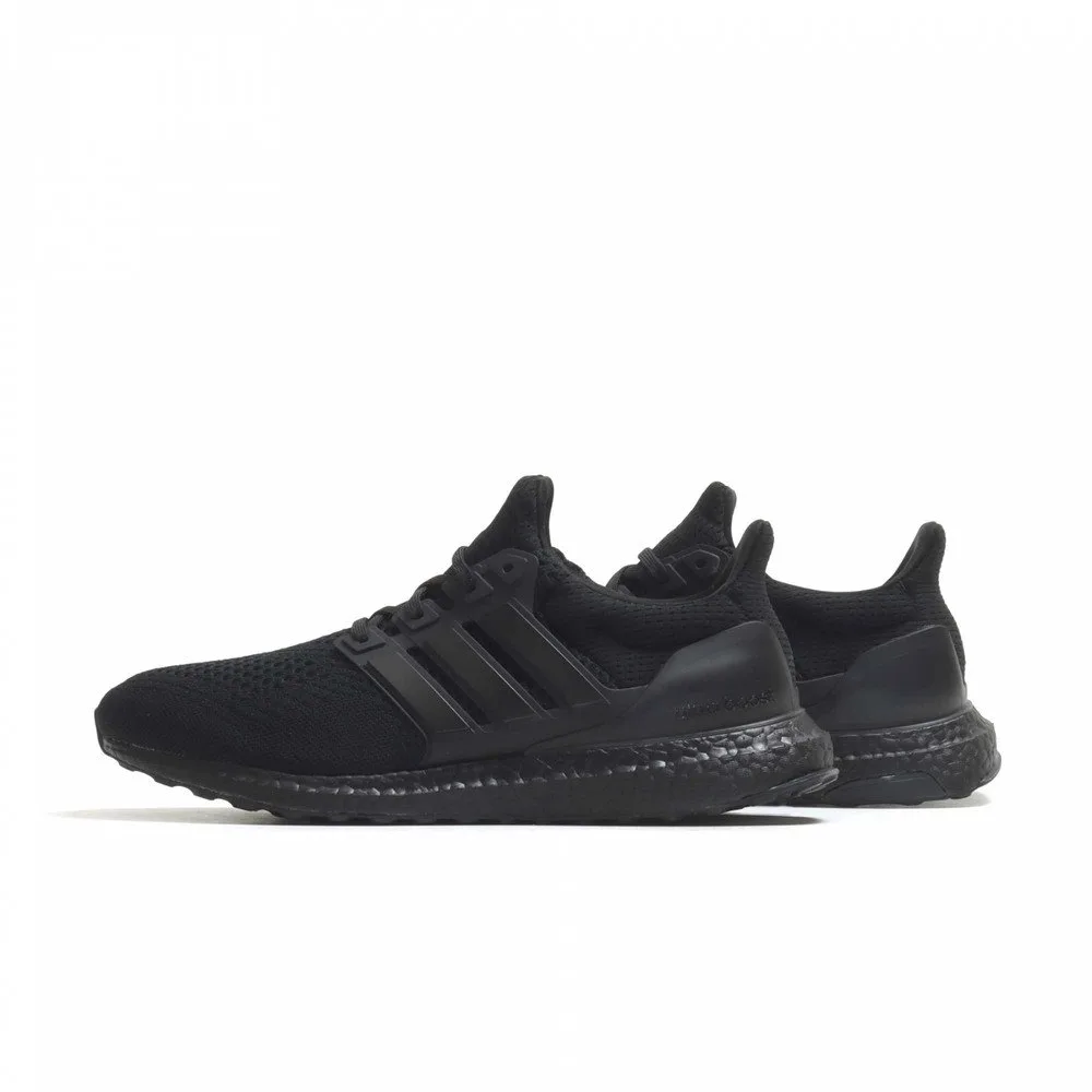 Adidas tripple black dna 1.0