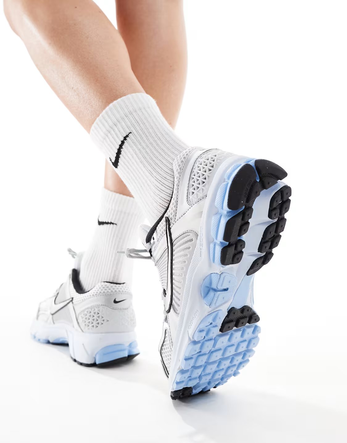 Nike White & Silver Zoom Vomero 5 - Image 2