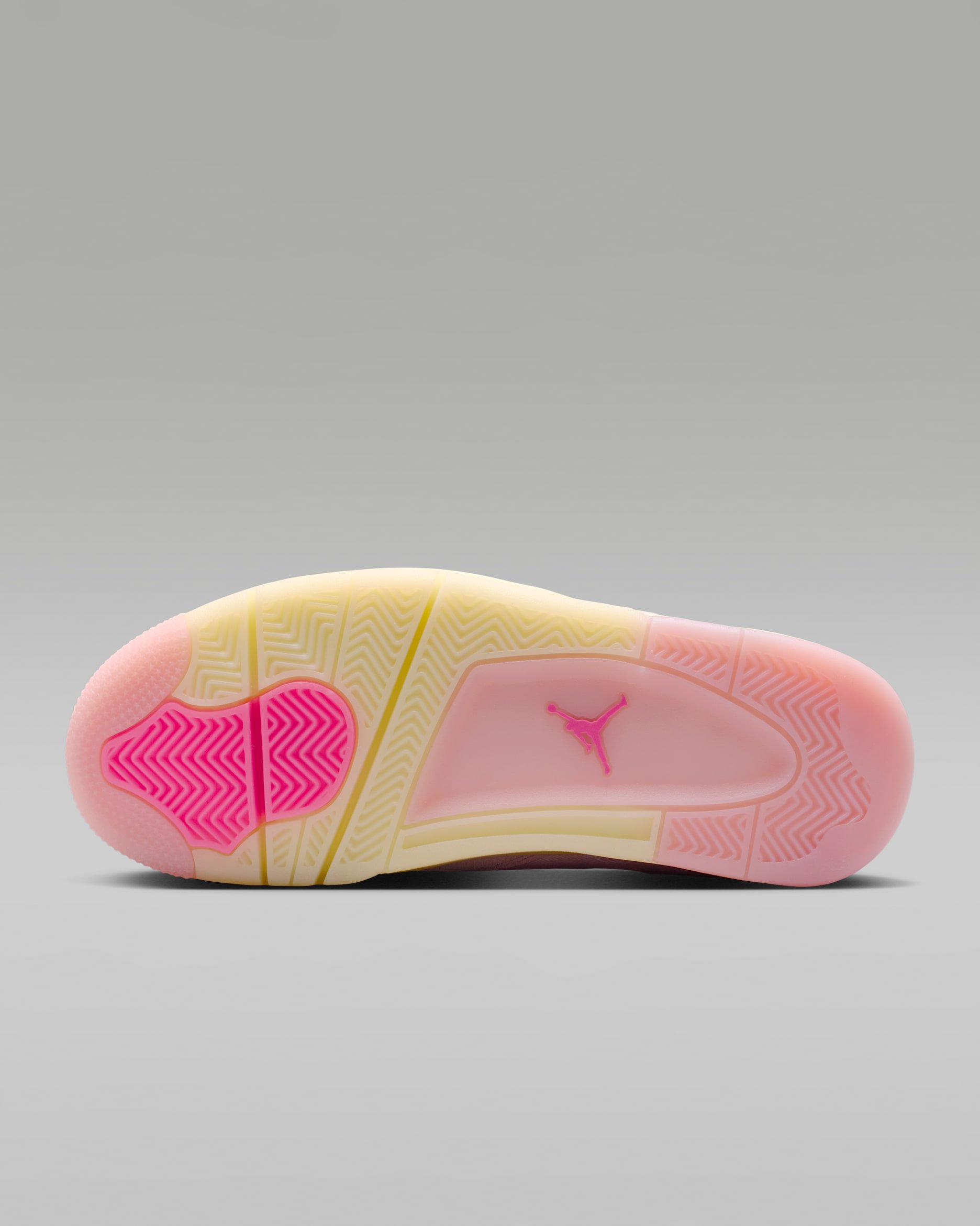 Air Jordan 4 Retro 'Pearl Pink and Iced Carmine'
Women's Shoe - Image 2