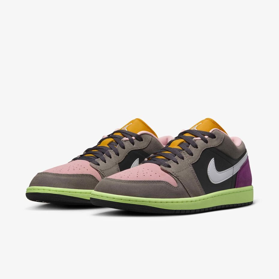 Nike
Air Jordan 1 Low SE sneakersOil Grey/White/Cave Stone-Arctic Punch - Image 6
