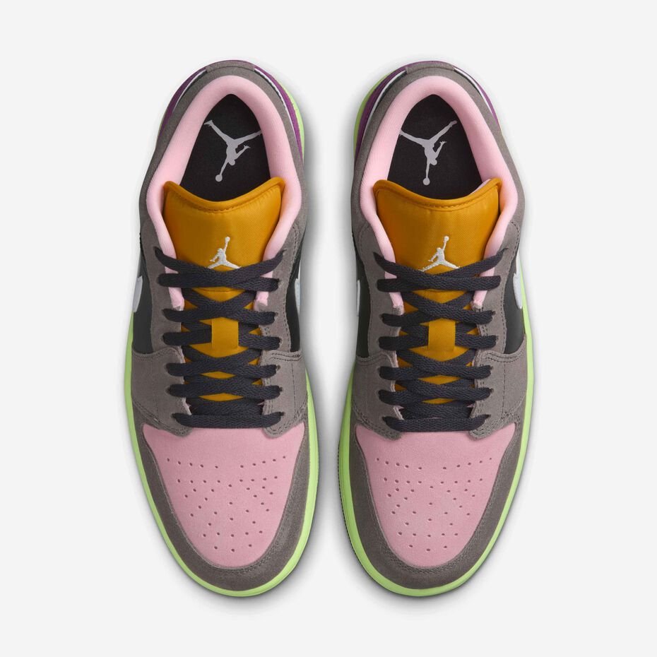 Nike
Air Jordan 1 Low SE sneakersOil Grey/White/Cave Stone-Arctic Punch - Image 2