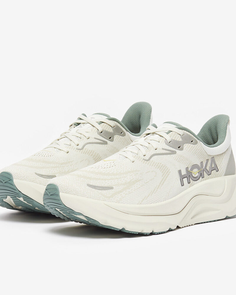 HOKA Arahi 8 Running Shoes – Truffle/Salt