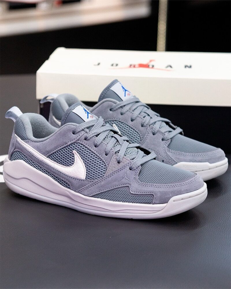Jordan-Air Jordan CMFT Era 'Cool Grey White'

Men's