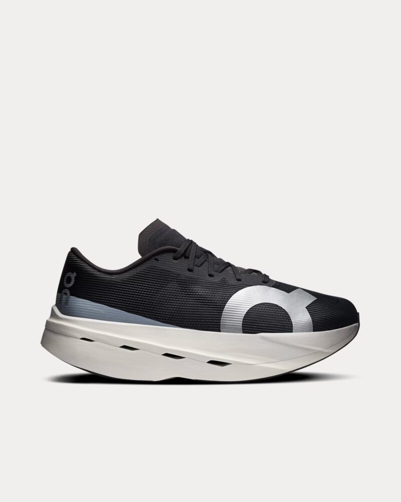 On Cloudboom Volt

White/Black